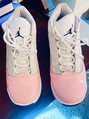 Light Used Nike Air Jordan Womens Sneakers White/Cream w/Pink Toe Cap Size US7